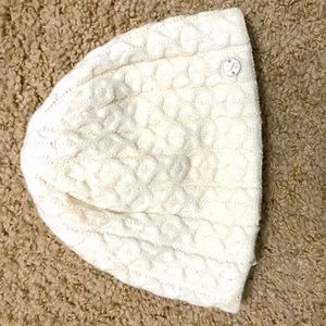 White winter hat